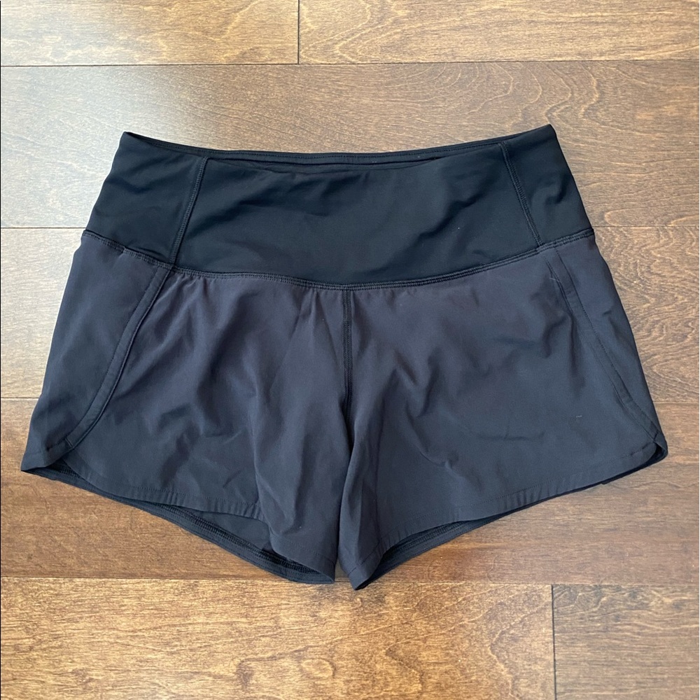 LULULEMON SHORTS SIZE 2